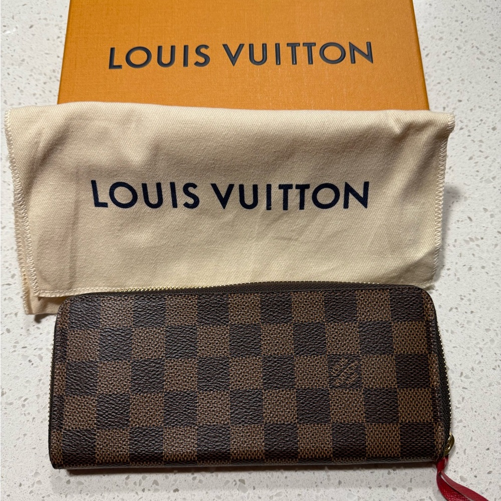 BRAND NEW REAL LUIS VUITTON WALLET
